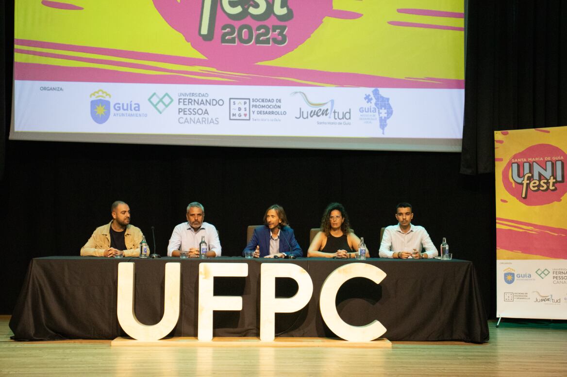 Acto de la UFPC en el centro de estudios de Guía