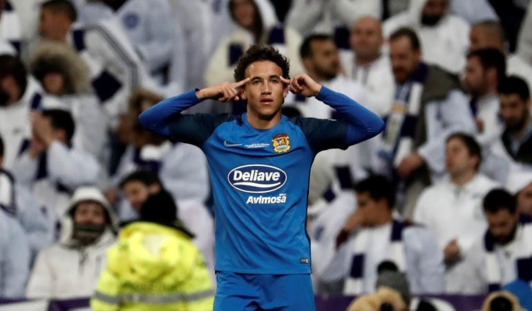 Luis Milla celebró así el gol que le anotó al Real Madrid en el Santiago Bernabéu en la vuelta de los dieciseisavos de Copa del Rey.