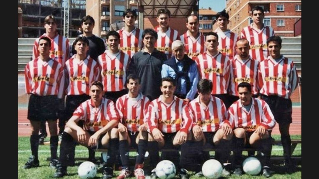 Una plantilla del Atlético Zamora, con Antonio Fernández Carbajo en el centro