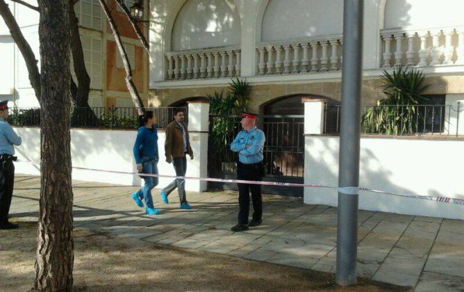Domicili de Jordi Comas a Platja d'Aro on han passat els fets, acordonat pels Mossos d'Esquadra