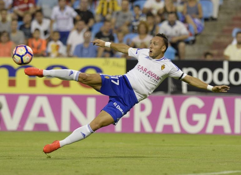 Jordi Xumetra en un partido de liga en el estadio municipal de La Romareda