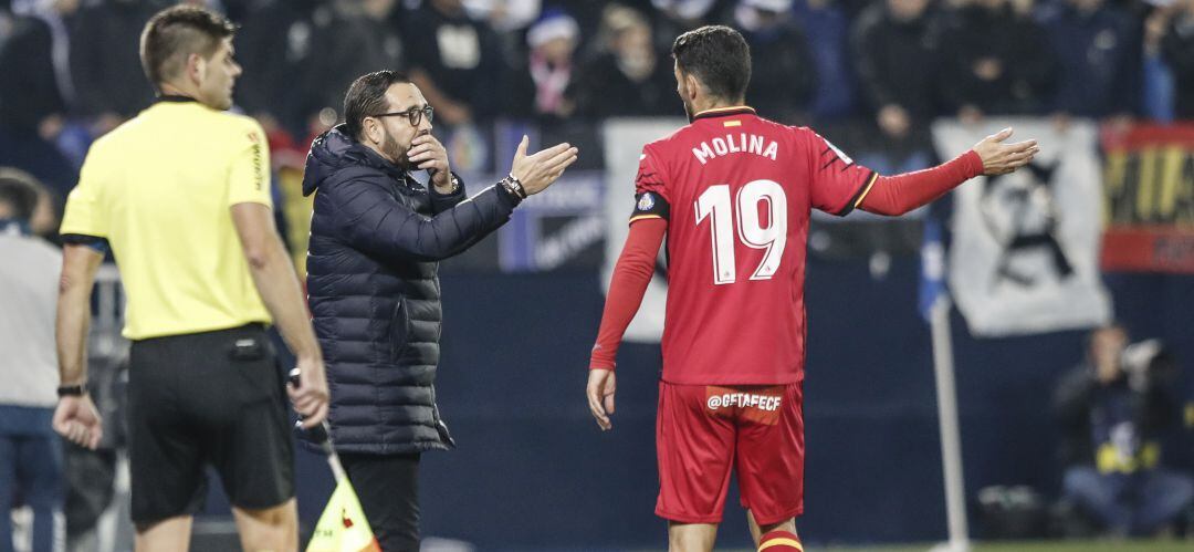 Bordalás da instrucciones a Jorge Molina durante un partido de esta temporada.