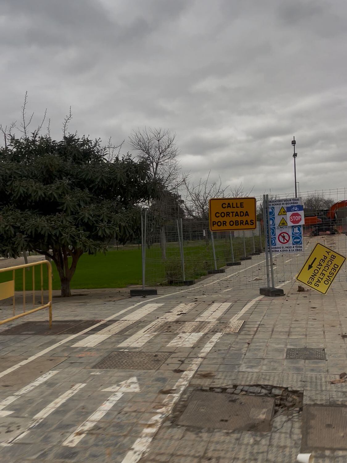 Carril ciclopeatonal entre l&#039;Horta Sud y València