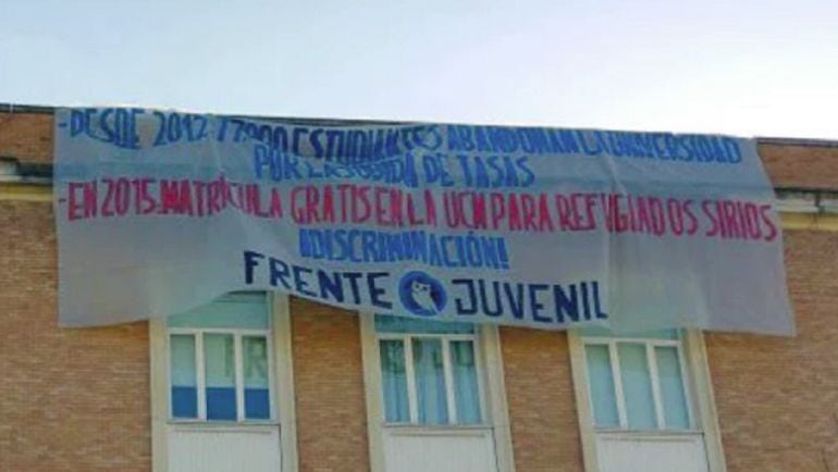 Pancarta desplegada esta semana por un grupo neonazi en una facultad de la Complutense