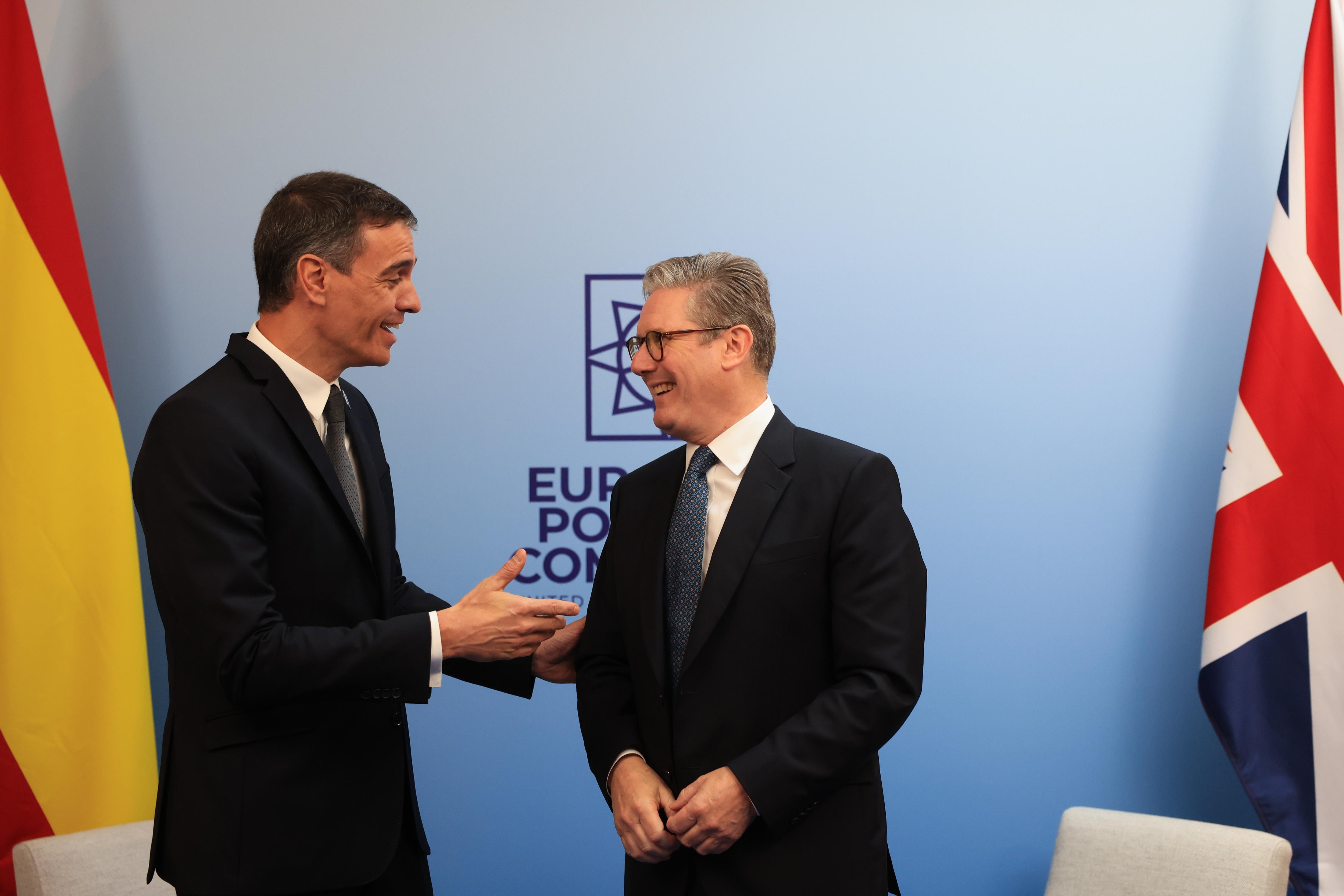 Pedro Sánchez y Keir Starmer. (Reino Unido) EFE/EPA/CHRIS RATCLIFFE / POOL