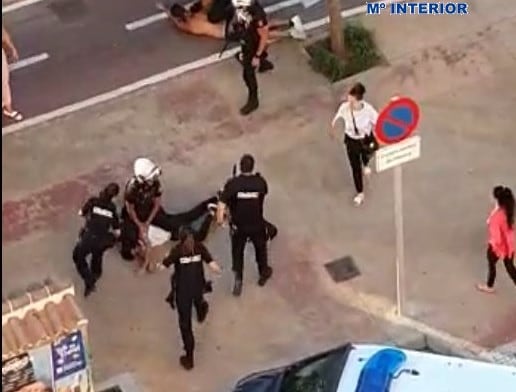 Momento de la detención realizada por la Unidad de Prevención y Reacción de la Brigada Provincial de Seguridad Ciudadana