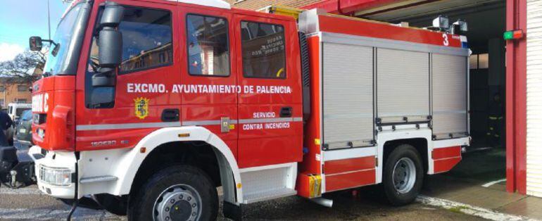 Los bomberos de Palencia intervienen en un pequeño incendio en unas instalaciones de auto-lavado