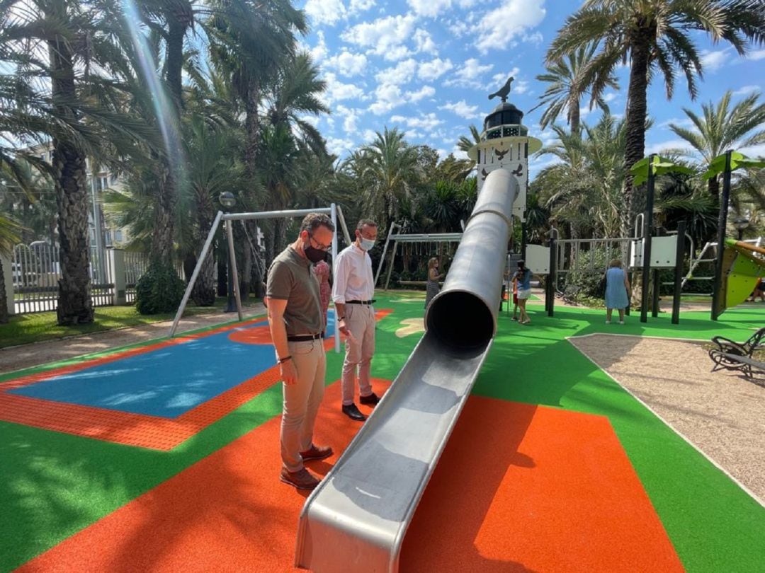 Nueva zona de juegos en el Parque Municipal