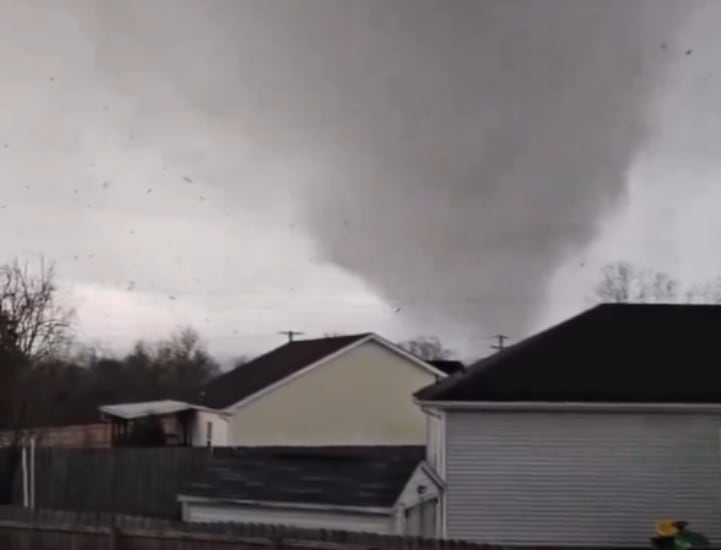 Tornado en Tennessee / X