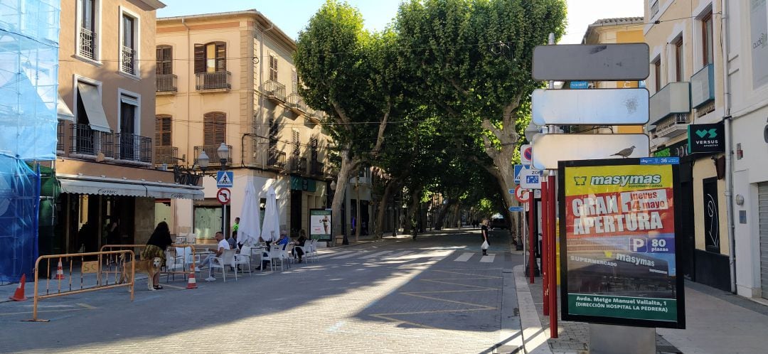 Imagen de la calle Marqués de Campo, en los primeros días de reapertura de negocios de restauración por la pandemia.