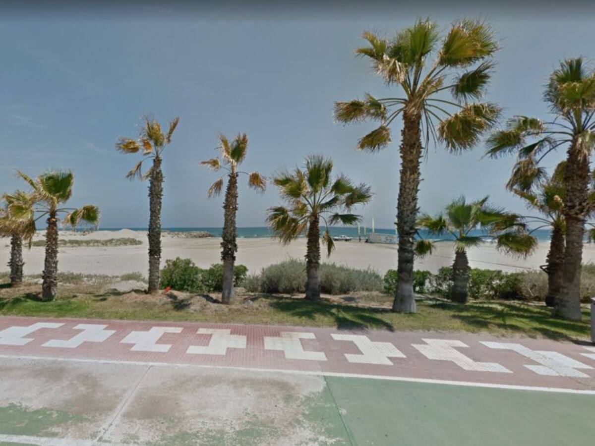 Castelló cierra al baño la playa del Gurugú por contaminación fecal