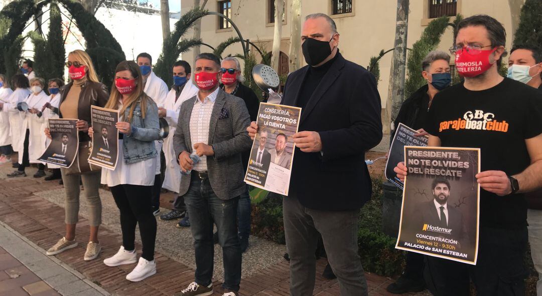 Los hosteleros se han manifestado a las puertas de San Esteban