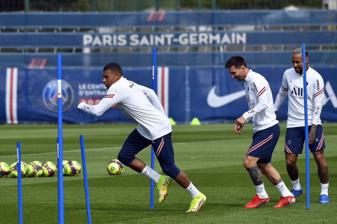 Mbappé, Messi y Neymar durante los entrenamientos con el PSG.