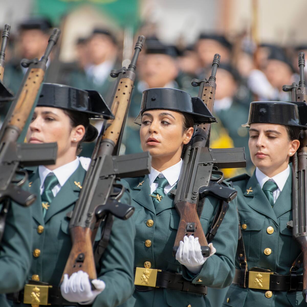 Más de 1.000 alumnos de la Academia de la Guardia Civil juran bandera en Baeza