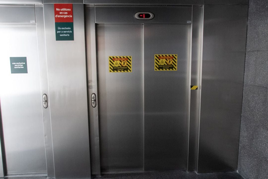 Ascensores específicos en el Hospital de Dénia.