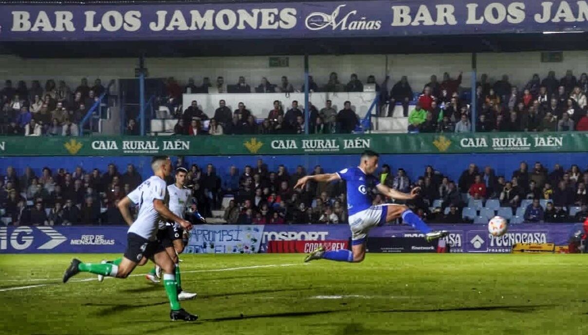 El Racing se apea de la Copa del Rey en Linarejos
