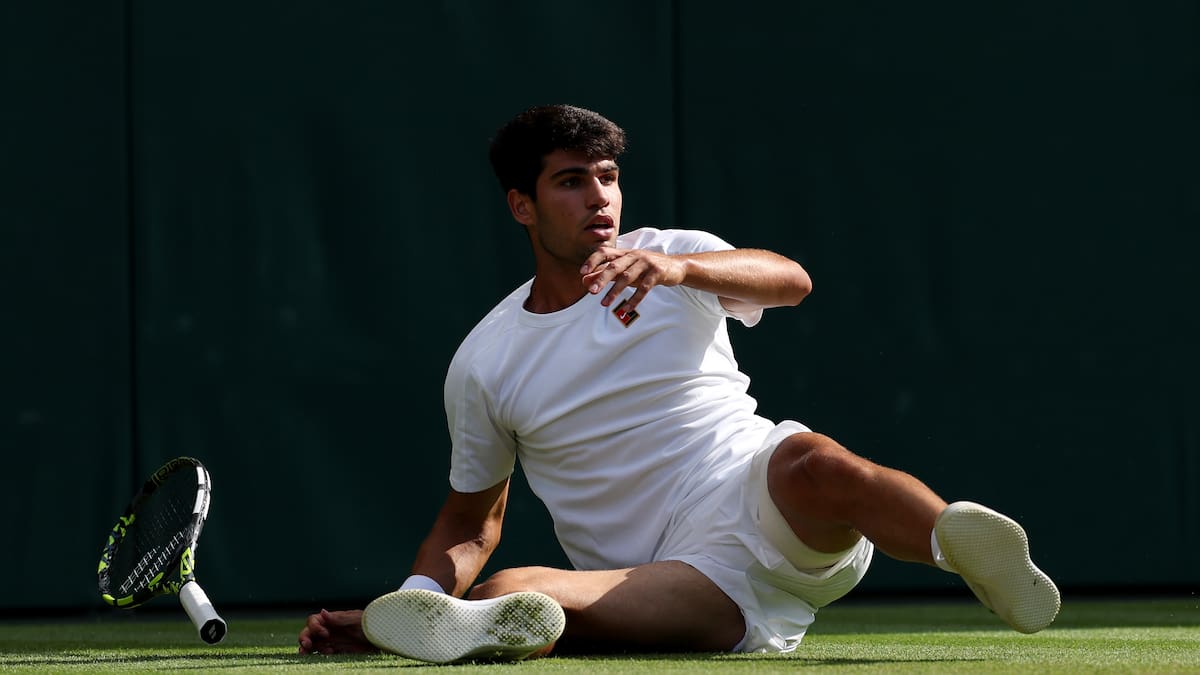 El consejo de Álex Corretja a Carlos Alcaraz tras su derrota en Wimbledon: "Debería planteárselo seriamente"