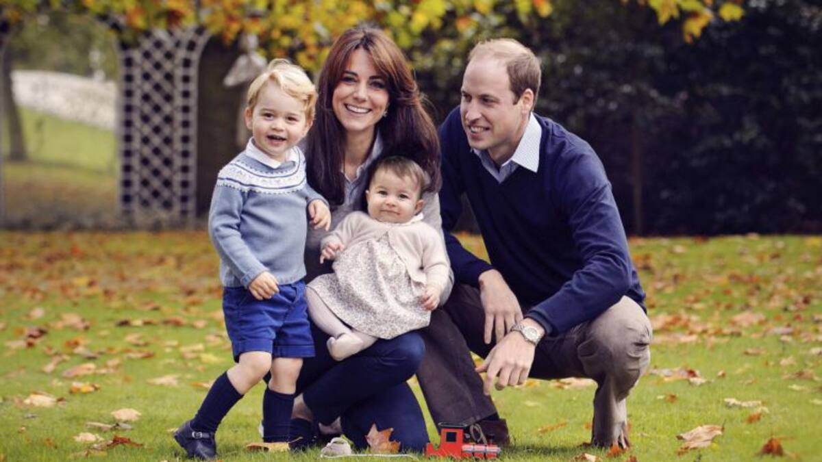 Los duques de Cambridge felicitan la Navidad junto a sus dos hijos pequeños