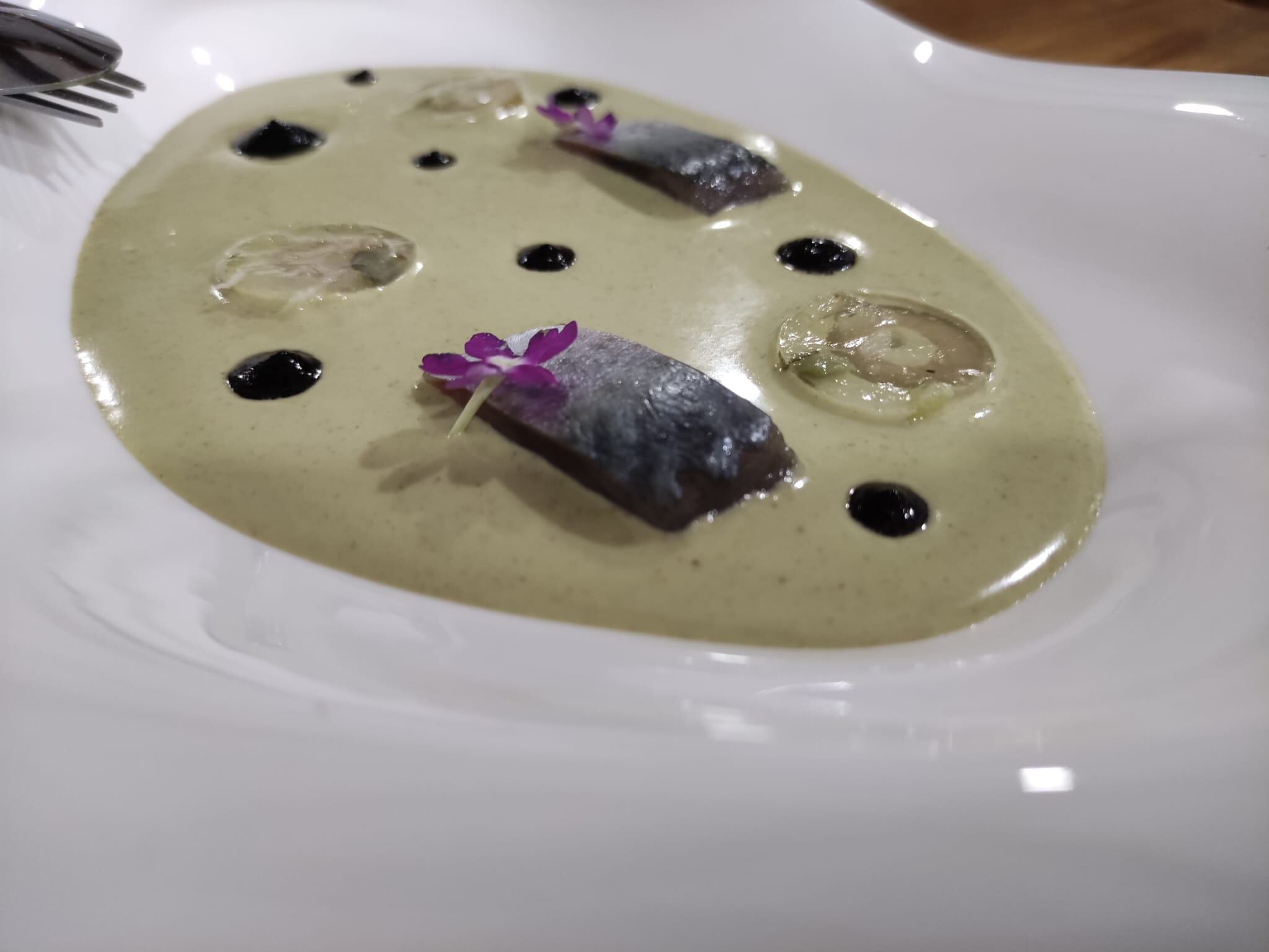 Ajoblanco de pistacho, de Narea