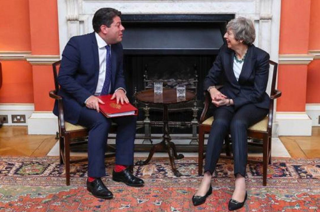 Fabián Picardo y Theresa May reunidos en Londres