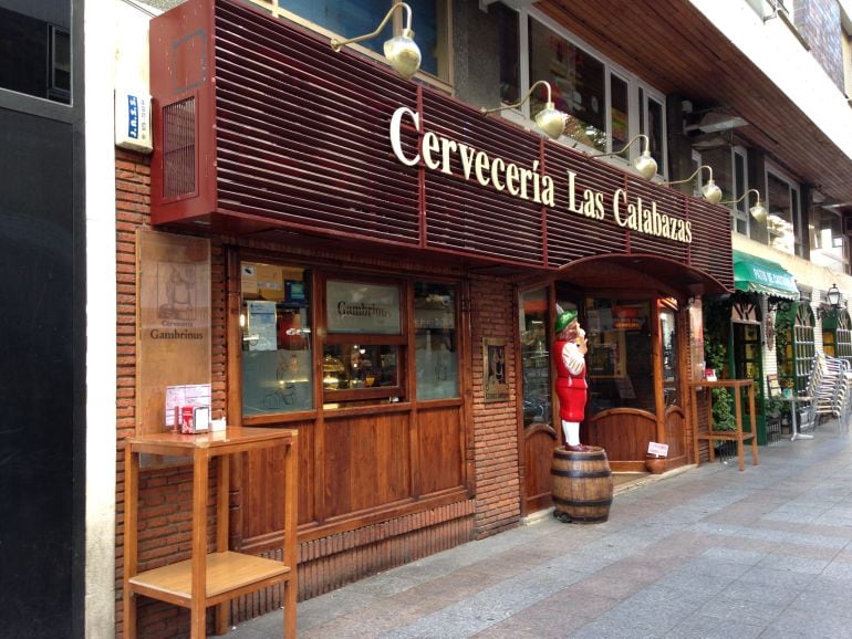 Fachada del establecimiento ubicado en el Patio de Castaño