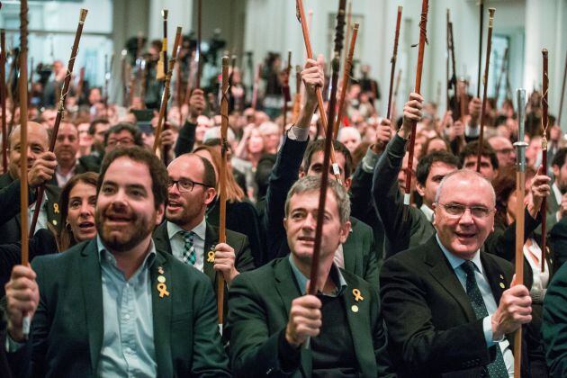 Varios alcaldes saludan al expresidente de la Generalitat