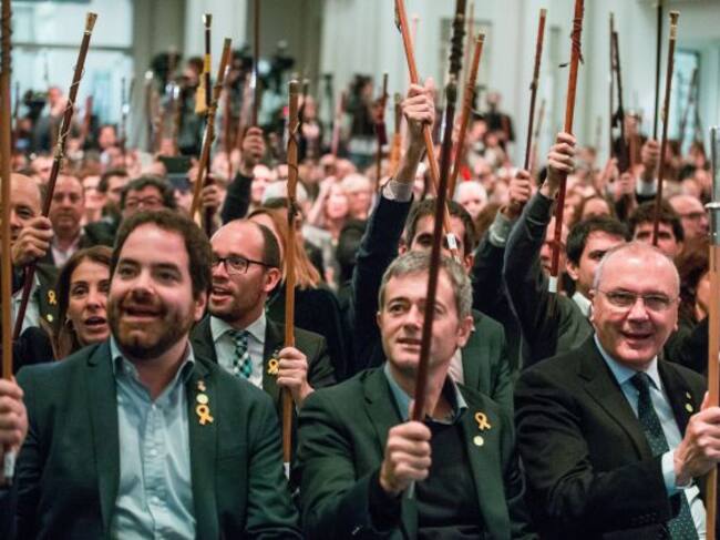 Varios alcaldes saludan al expresidente de la Generalitat