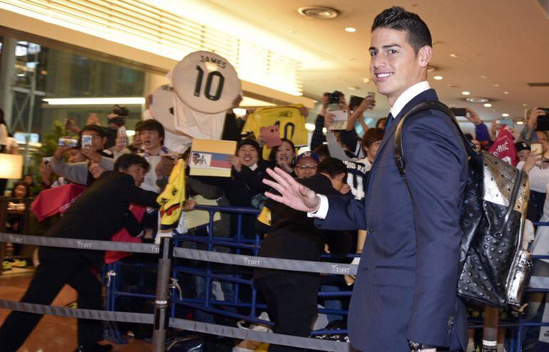 James Rodríguez, en el aeropuerto de Haneda de Tokio