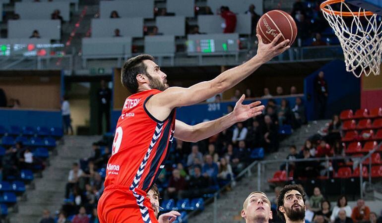 San Emeterio fue el máximo anotador del partido con 26 puntos