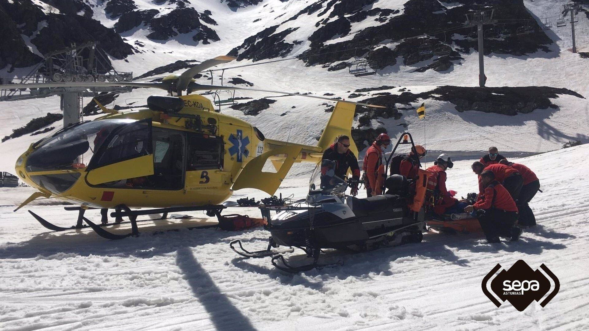 Rescate del esquiador herido grave en Fuentes de Invierno