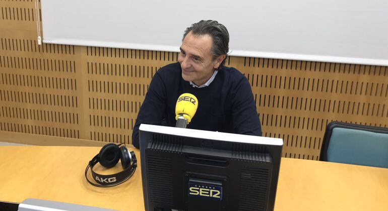 Cesare Prandelli, en los estudios de la Cadena SER 