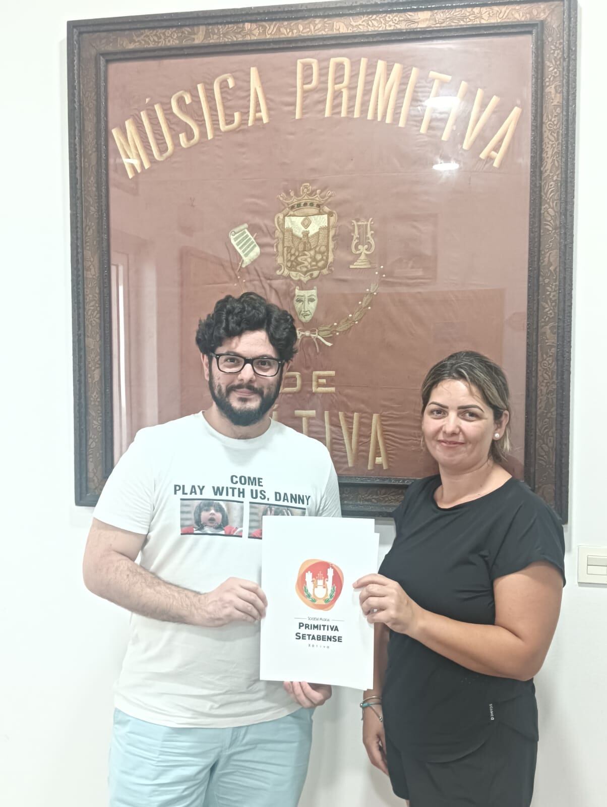 El presidente de la Sociedad, José Vicente Mascarrell con la nueva gestora (Fuente: SM La Primitiva Setabense"