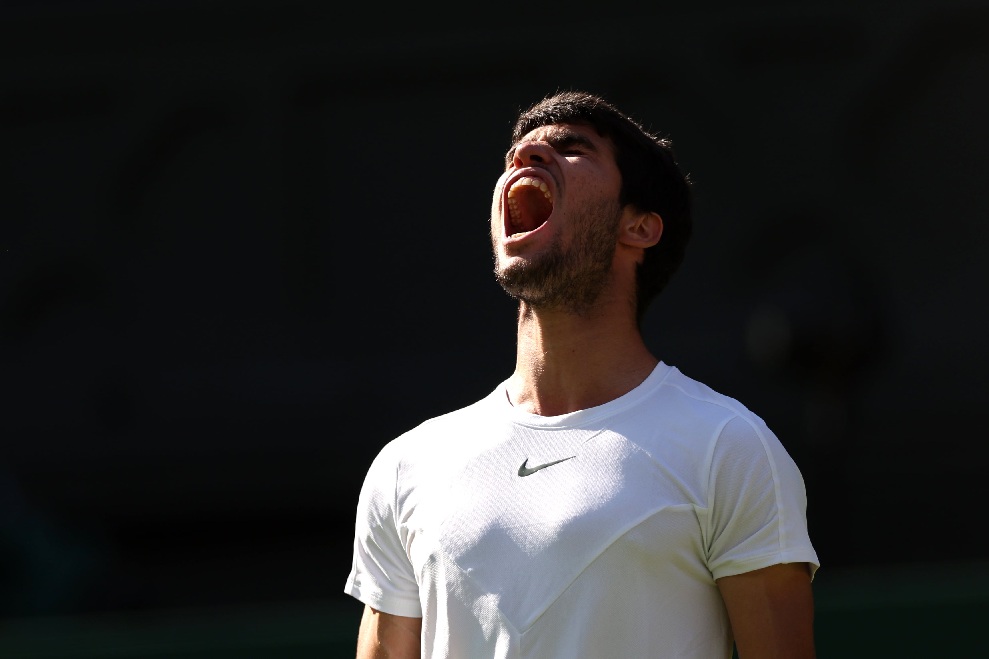 Carlos Alcaraz celebra su victoria en cuartos de Wimbledon ante Rune