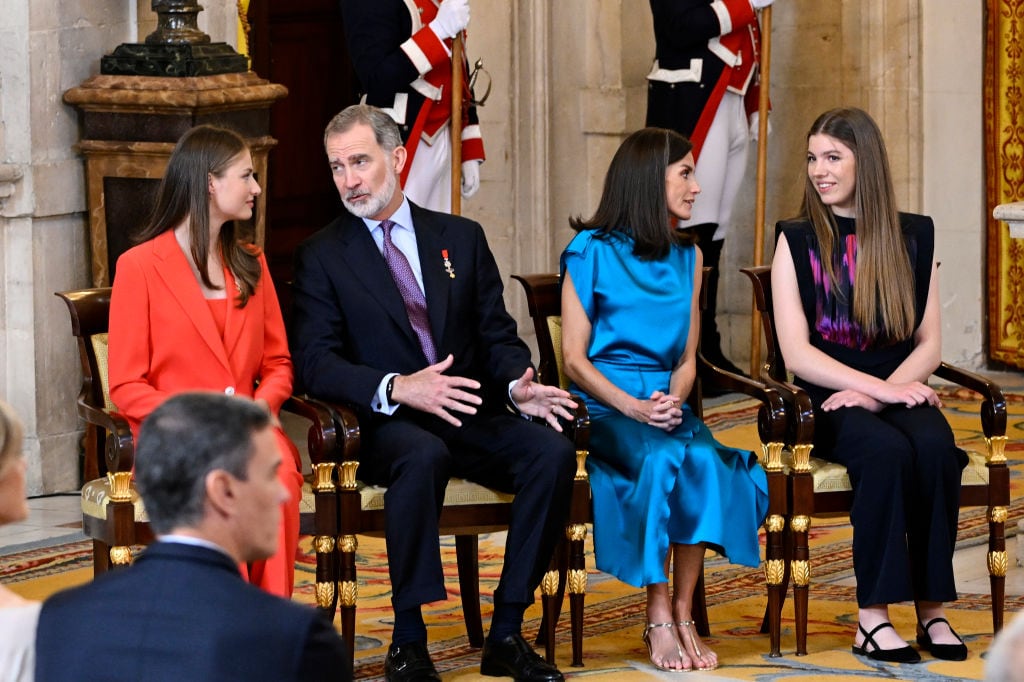 Los reyes junto a sus hijas, la princesa Leonor y la infanta Sofía, durante los actos por el X aniversario de la proclamación de Felipe VI.