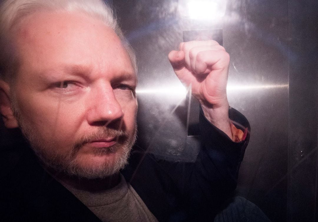 Fotografía de archivo del fundador de WikiLeaks, Julian Assange, tras ser detenido en Londres, el pasado 1 de mayo de 2019.