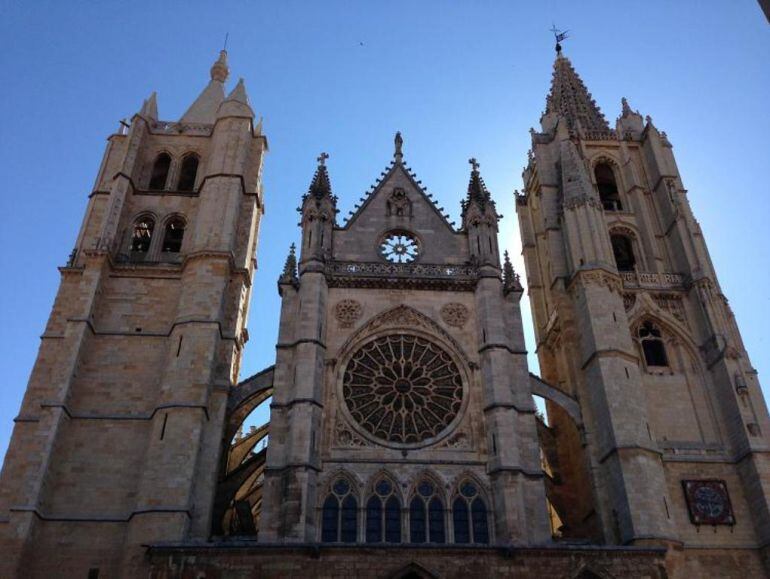 La oficina situada frente a la catedral será la única que se mantensrá