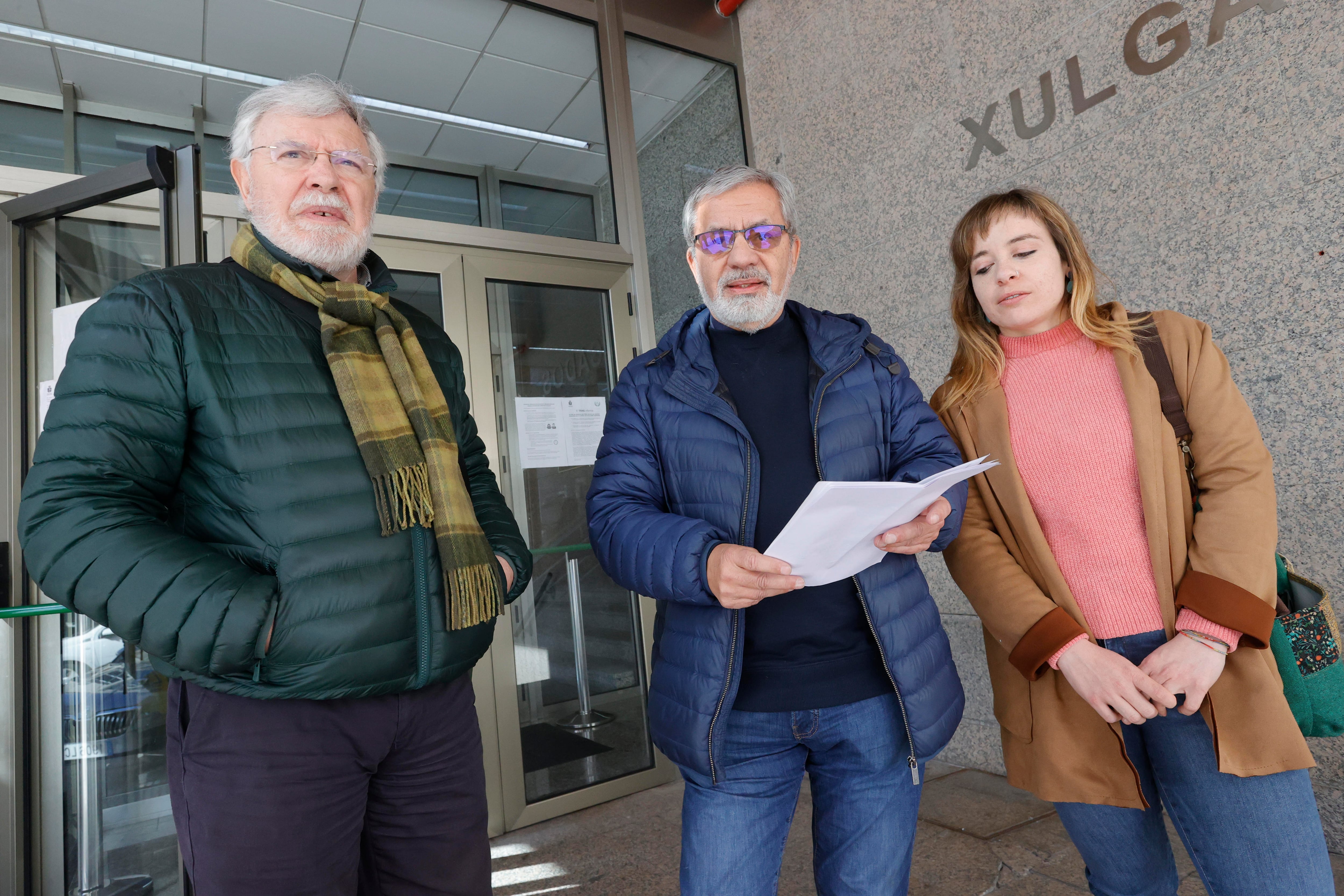 Imagen de archivo de Manuel Reboiras, Celso López de Ceaqua Galiza e Irene A. Francés del equipo jurídica de Ceaqua
Foto:kiko delgado / EFE