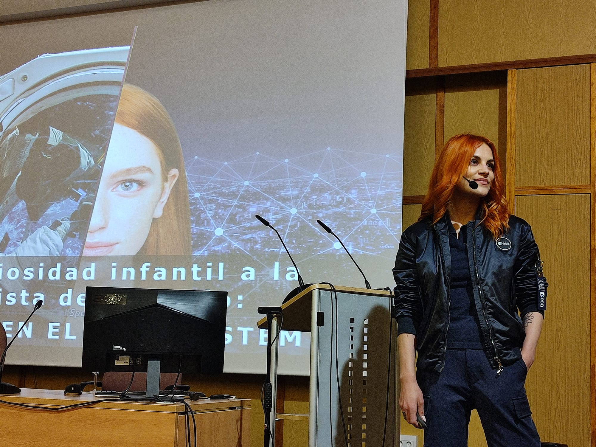 Sara García durante su charla De la curiosidad infantil a la conquista del espacio: Mi viaje en el mundo STEM en la Universidad de La Laguna / Cadena SER