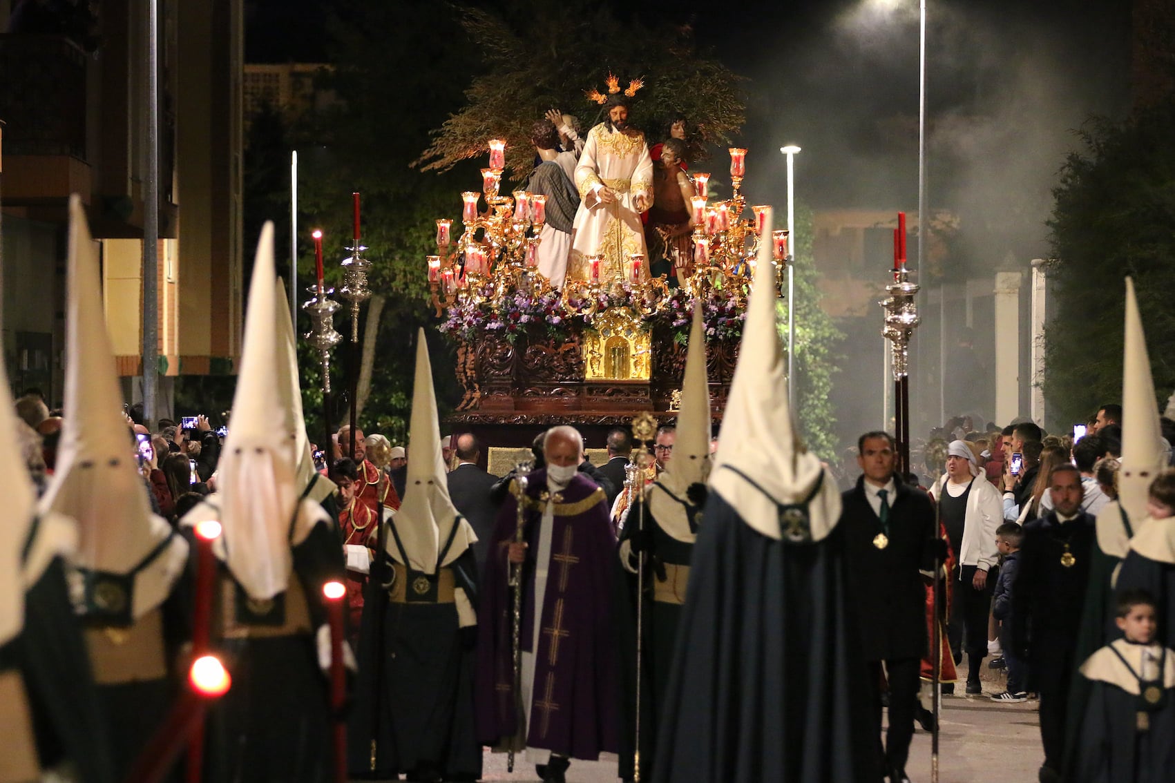 Hermandad Salesiana del Prendimiento durante su estación de penitencia el Miércoles Santo de 2022