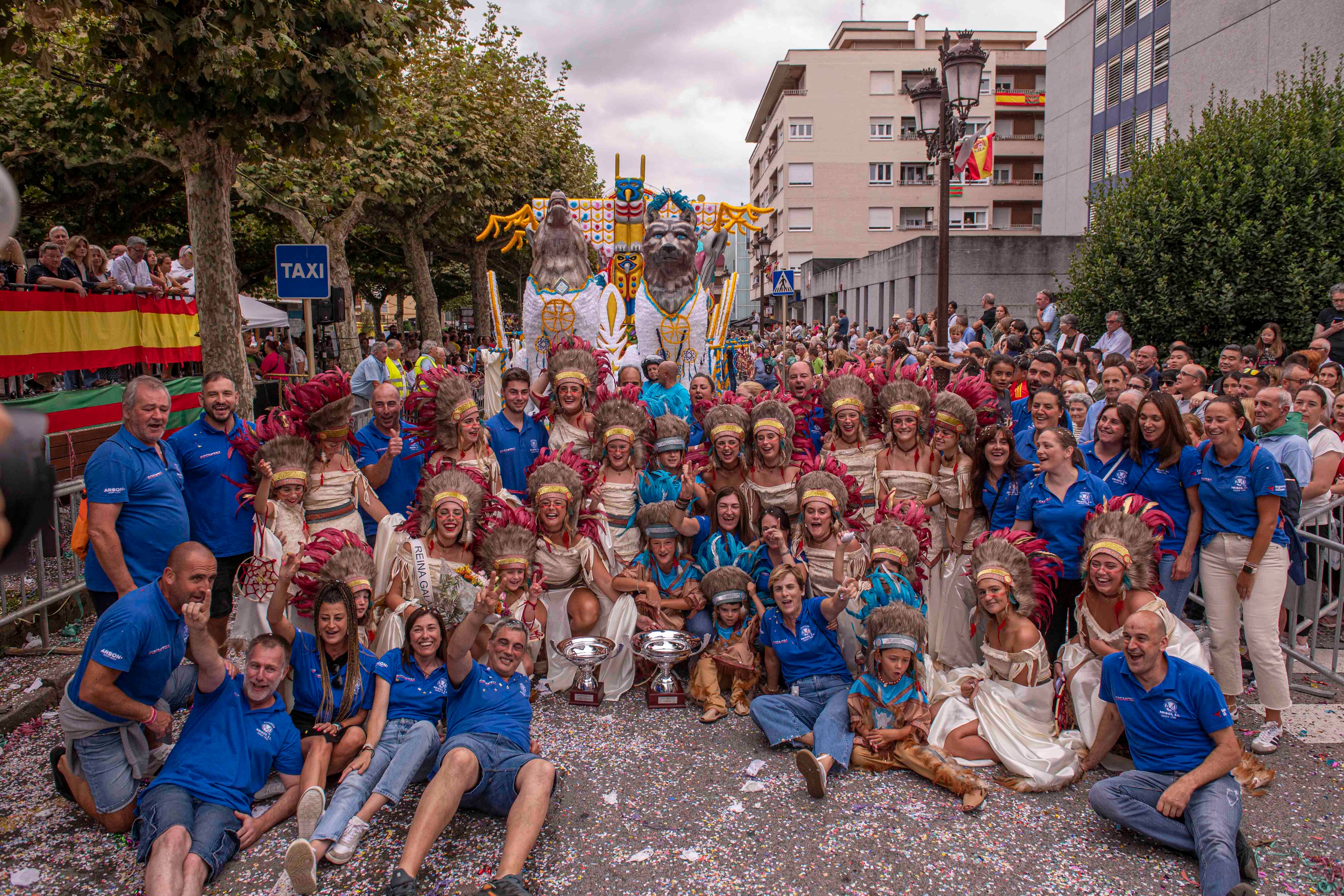 La carroza &#039;Mandala&#039; gana la Gala Floral de La Patrona en Torrelavega