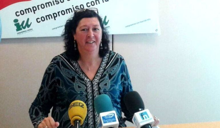 Teresa Fernández en una rueda de presna en su etapa de concejala. 