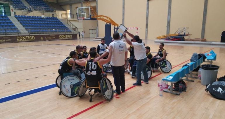 El equipo del Ademi Tenerife durante un partido