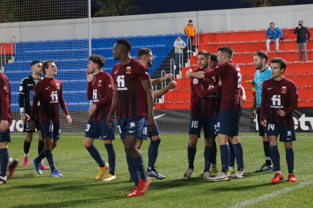 El Eldense acabó 2021 goleando al Marchamalo