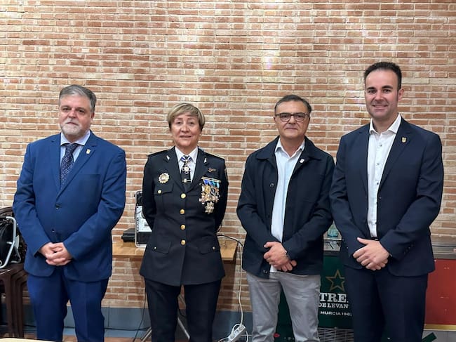 Reconocimiento a Angel Fernando Santiago