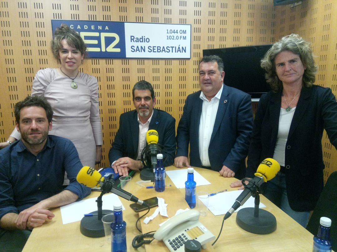 Los candidatos a la alcaldía de san Sebastián: Eneko Goia ( PNV), Ernesto Gasco (PSE) , Reyes Karrere (EH BILDU) , Borja Semper (PP) y Aitzole Araneta ( Podemos)