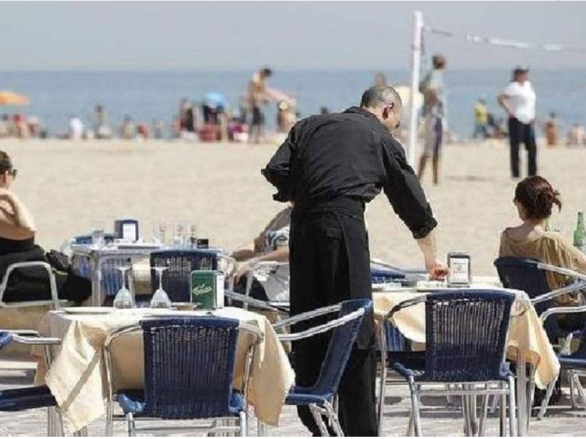 Los hosteleros valoran de forma positiva la propuesta de incluir una partida presupuestaria para paliar las pérdidas por la situación del Mar Menor