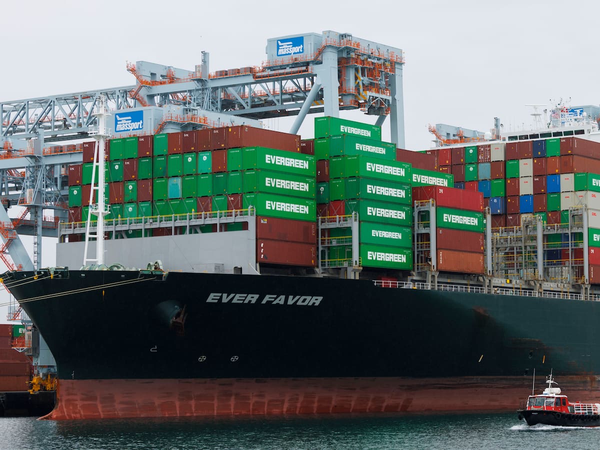 Trump confirma el 25% de aranceles a México y Canadá y anuncia nuevas tasas a las importaciones agrícolas desde abril