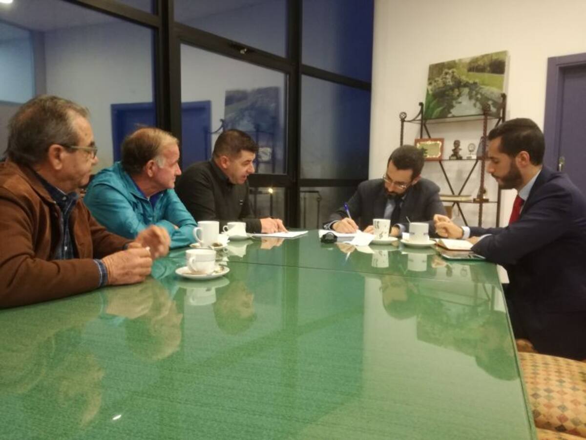 Franco pedirá a la Junta que gestione la Cofradía de Pescadores de La Línea