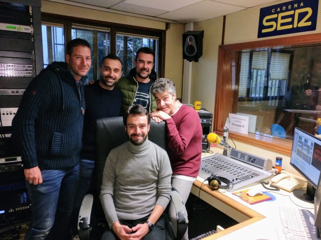 Henric-Coll, Bustos y López Garai, junto a Chema Díez y José Carlos San José, en los estudios de SER Soria.