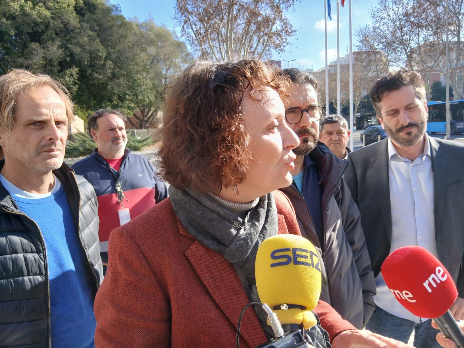 María Marín junto a responsables del Comité de Empresa de Sabic